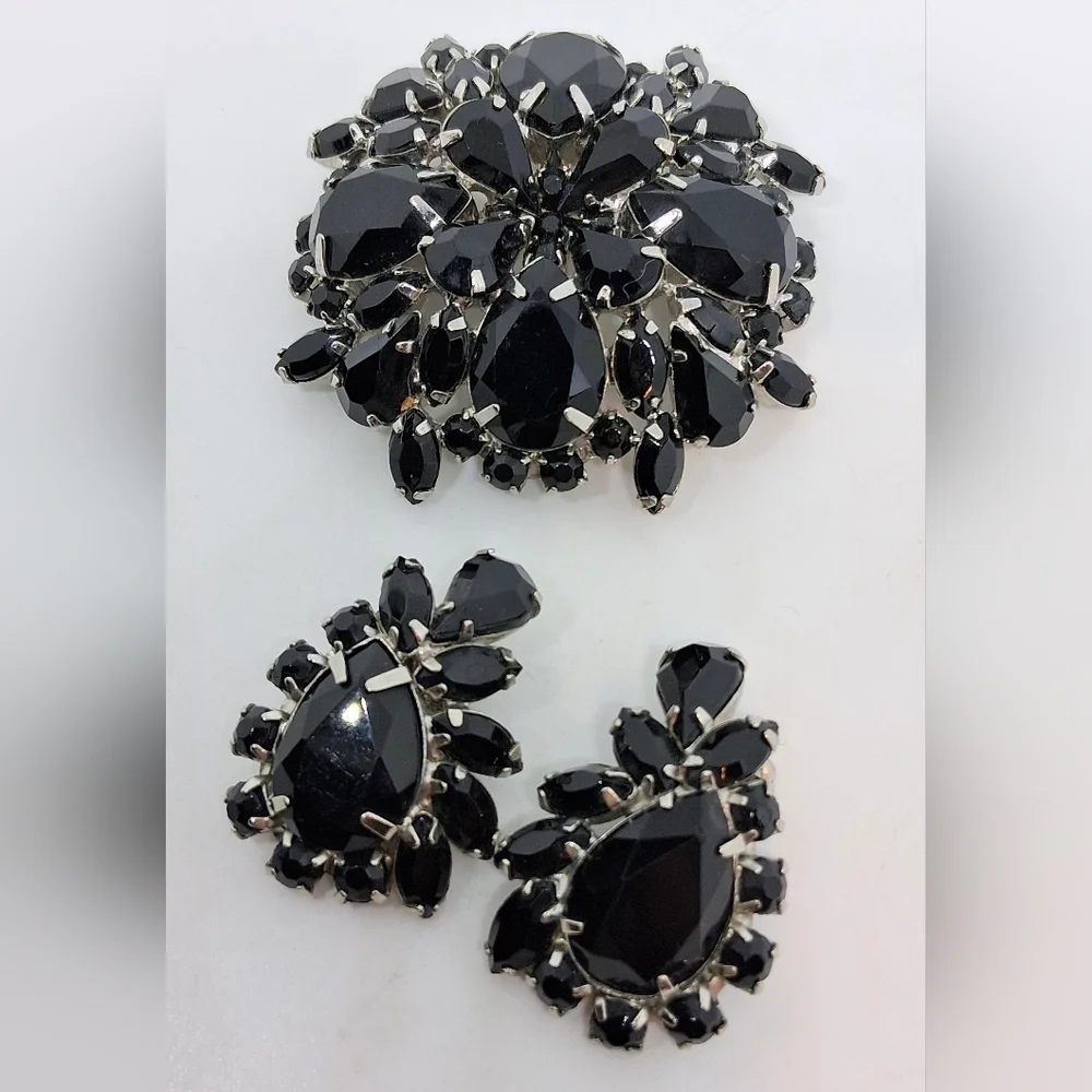 * Vintage Weiss Jet Black Rhinestones Earrings & Pin Brooch Set